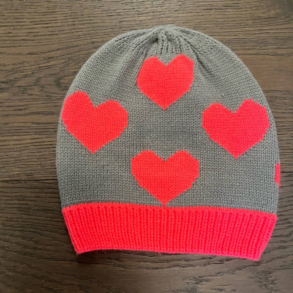 Gap girls winter hat with hearts NWT sz 6/8 retail $59